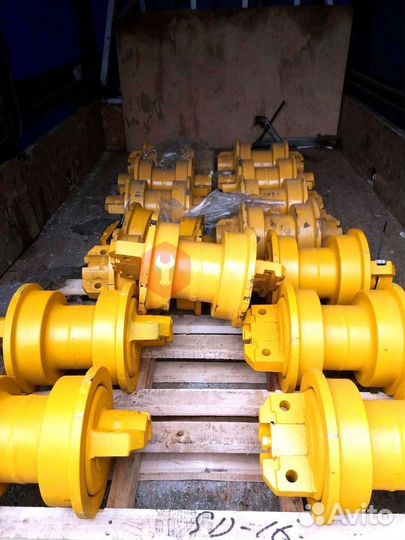 Каток поддерживающий Hitachi 790ELC 9089636