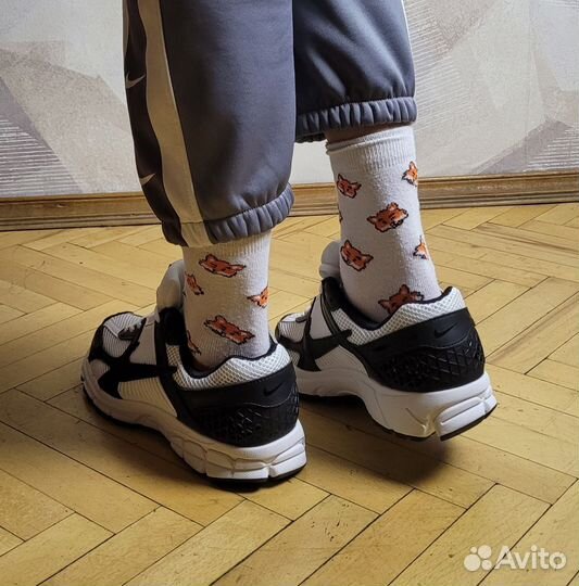 Кроссовки Nike air zoom vomero 5