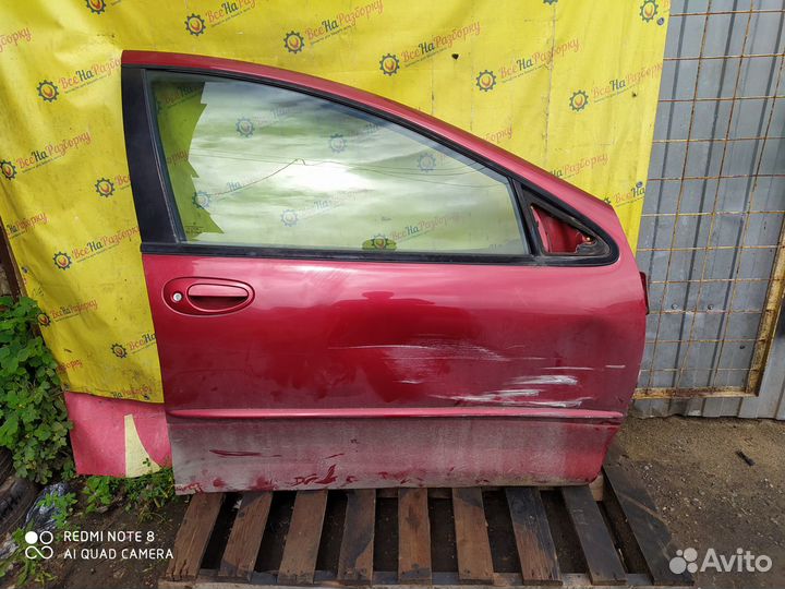 Дверь передняя правая Dodge Intrepid 2
