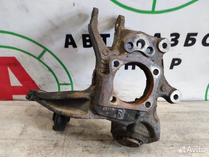 Цапфа задняя правая Toyota Avensis T25 2AZ-FSE