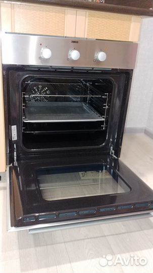 Электрический духовой шкаф Zanussi ZOB 360 X