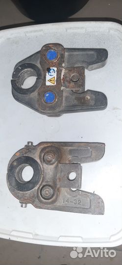 Клешна универсальная металлопластик