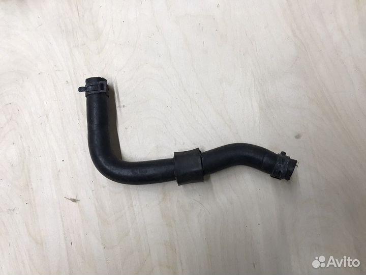 Патрубок охлаждения Passat B7