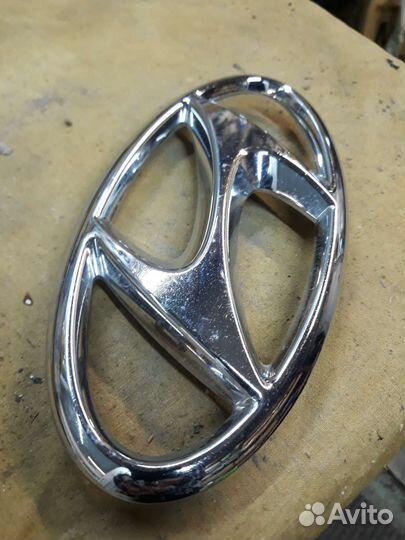 Солярис эмблема передняя Solaris 2 20-23