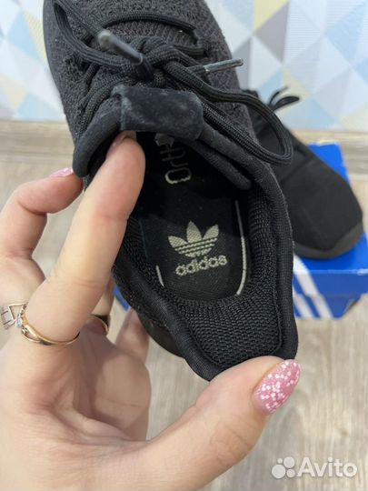 Кроссовки adidas летние 29