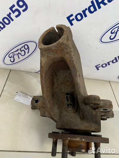 Кулак поворотный передний правый Ford Focus 3 CB8