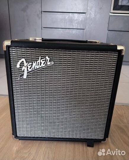 Басовый комбоусилитель Fender rumble 15