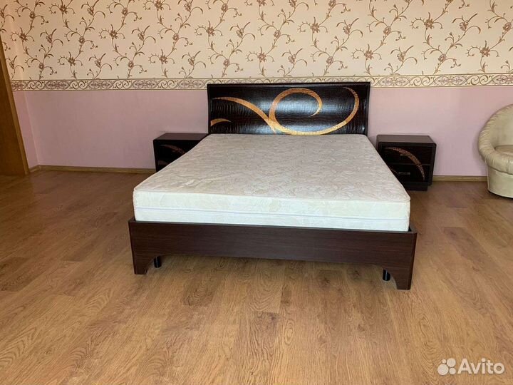 Спальный гарнитур