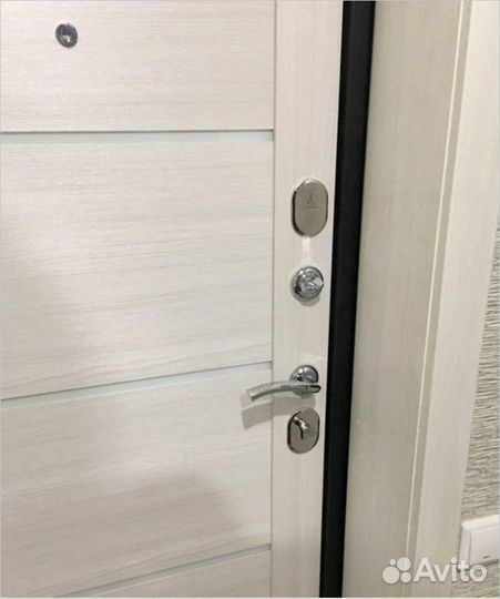 Дверь входная новая