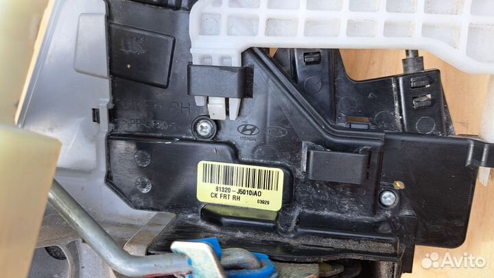 Панель передней правой двери в сборе Kia Stinger