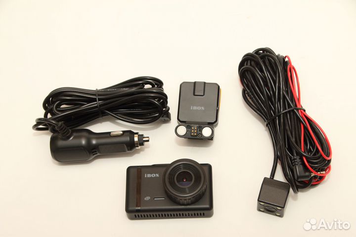 Автомобильный двухканальный видеорегистратор iBOX