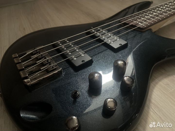 Бас гитара Ibanez SR300E