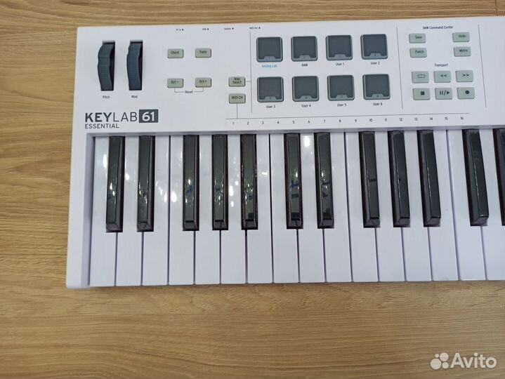 Midi-клавиатура Arturia KeyLab Essential 61