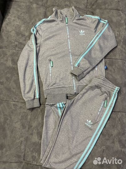 Спортивный костюм женский