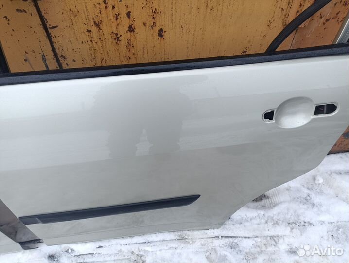 Дверь задняя левая Nissan Tiida C11 хэтчбек