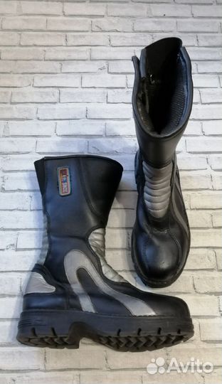 Мотоциклетные ботинки