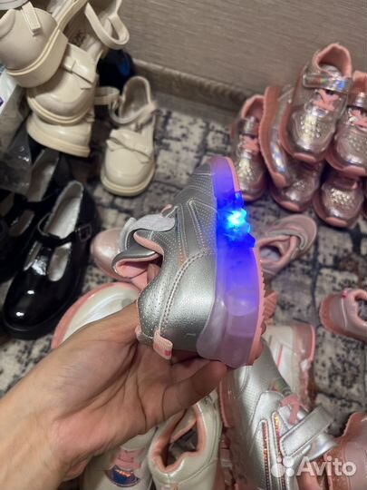 Кроссовки для девочек