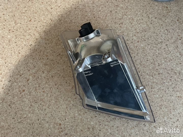 Правый поворотник на 2110