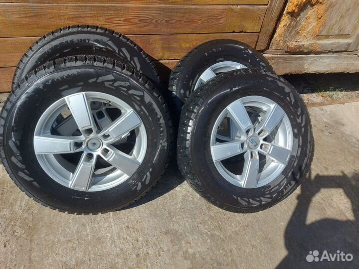 R15 Nordman 7 205/70, PCD 5x114.3 DIA 60