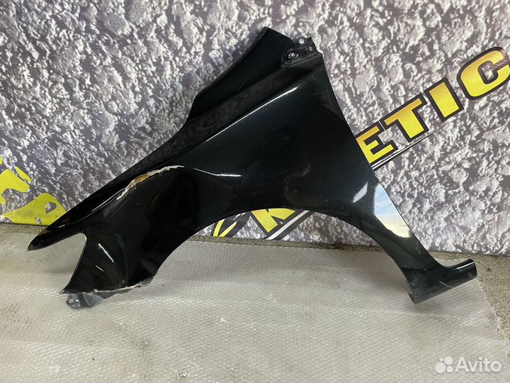 Крыло переднее левое Toyota Corolla E150 Королла