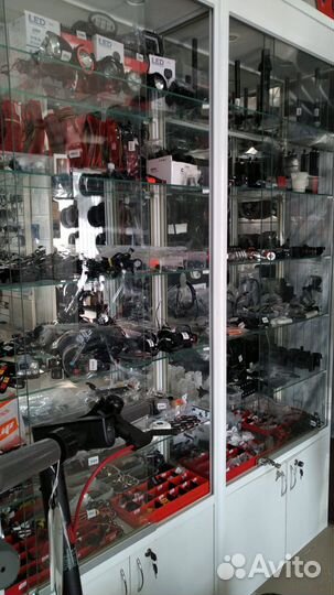 Зарядные устройства для электросамокатов разные