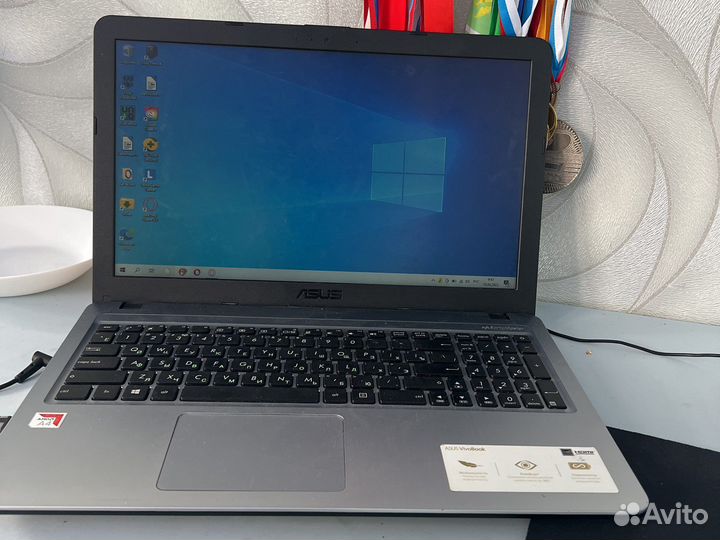 Ноутбук asus