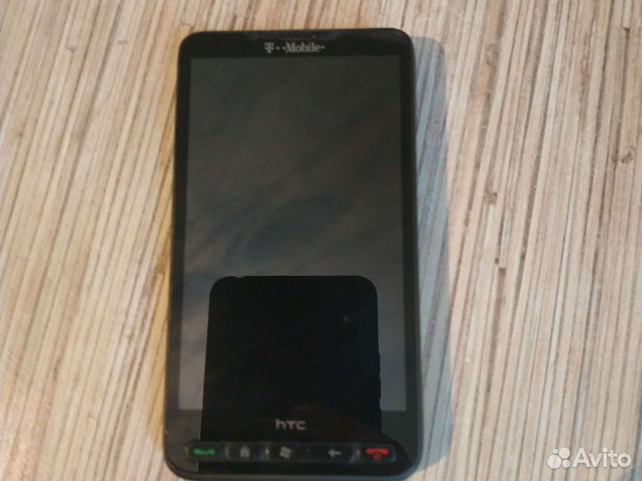 Телефон HTC