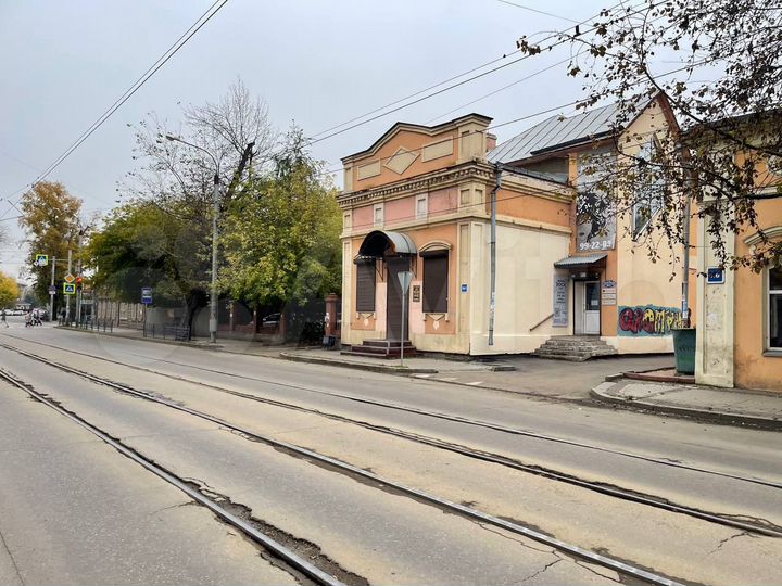 Здание с земельным участком в самом центре города