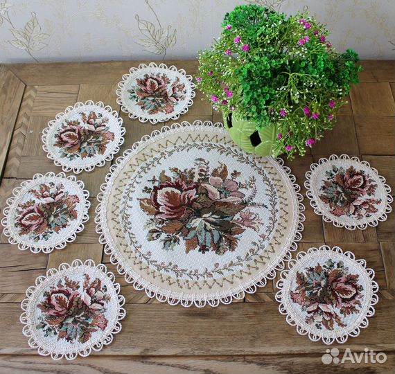 Столовый текстиль: гобеленовые салфетки