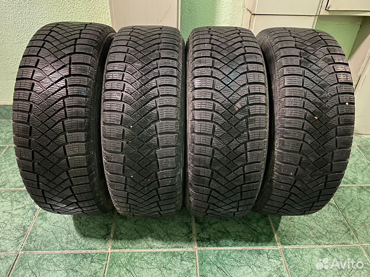 Pirelli ice zero fr 215 65 r16