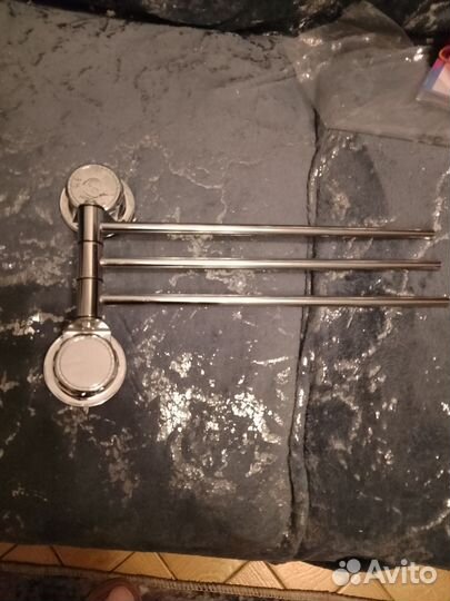 Вешалка настенная