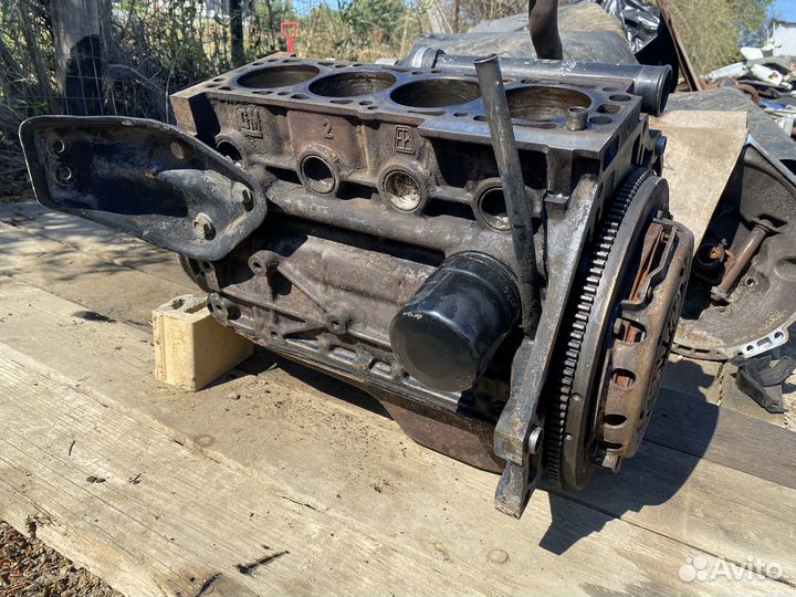 Блок двигателя Opel 16SV