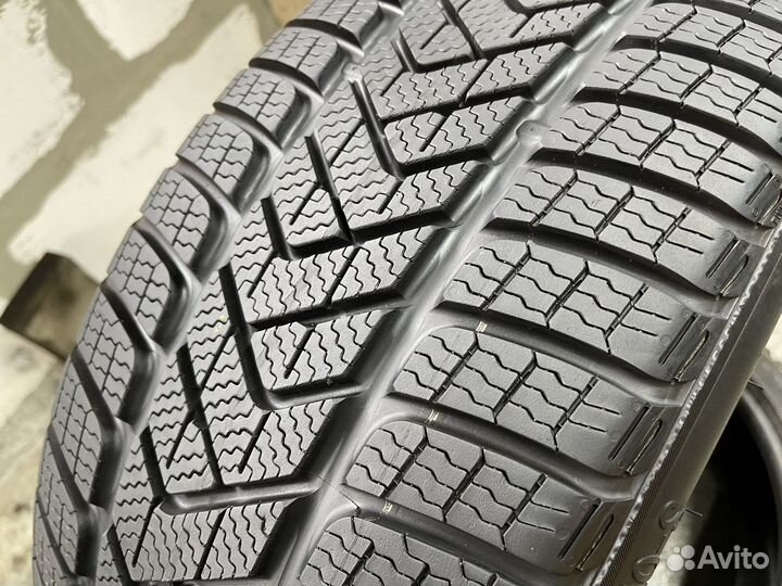 Pirelli Winter Sottozero 3 255/40 R20 101V