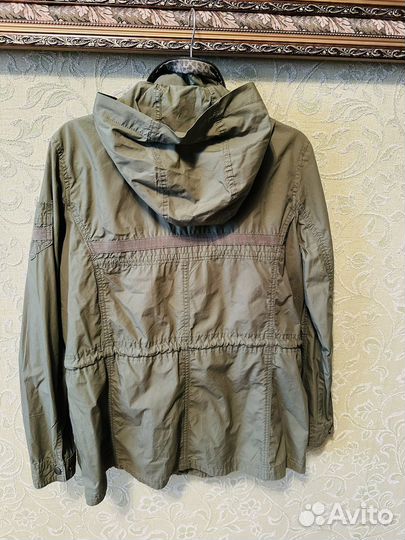 Ветровка женская