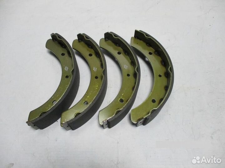 Тормозные колодки барабанные - zevs