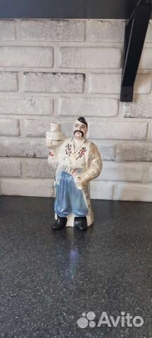 Фарфоровая статуэтка 