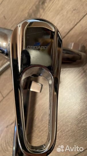 Смеситель для ванны с душем osgard