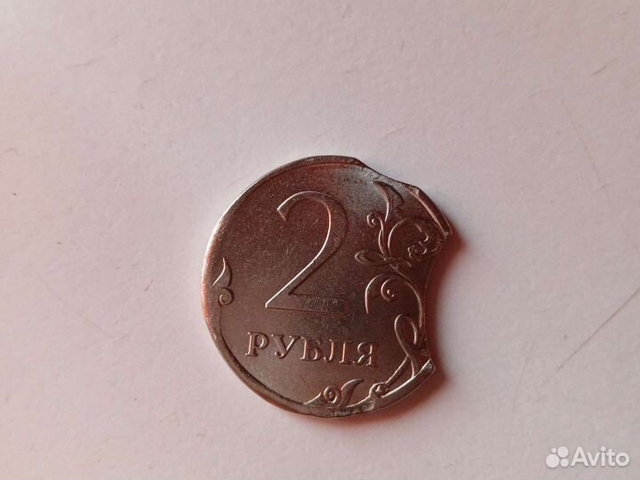 Продам монету с заводским браком