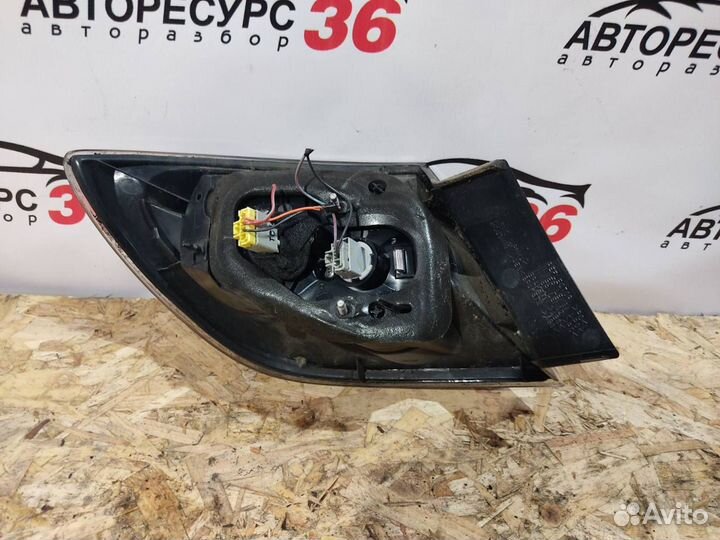 Фонарь задний правый Мазда 3 вк хэтчбек