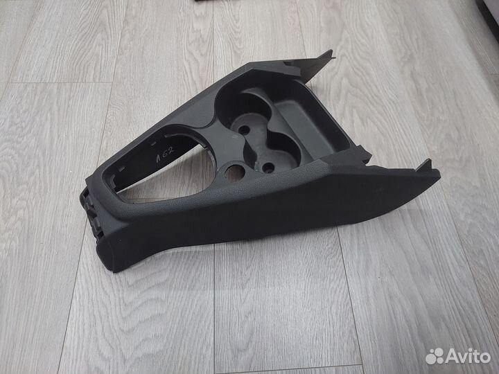 Передняя часть туннеля пола Рено Логан 2