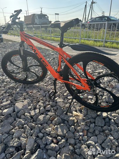 Велосипед новый на литых дисках r26