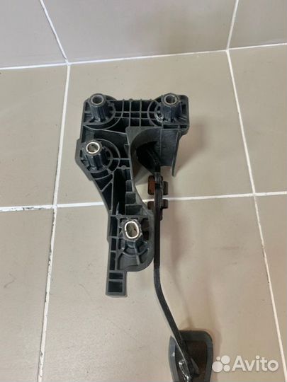 Педаль тормоза Renault Duster 2 (Hjd) 2 1.3 TCE