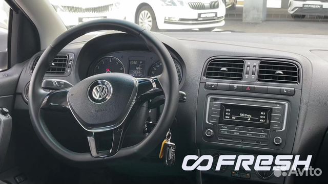 Volkswagen Polo 1.6 AT, 2017, 59 468 км с пробегом, цена 1429000 руб.