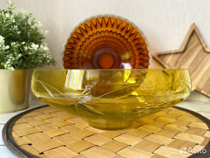 Ваза для фруктов цветное стекло салатник СССР