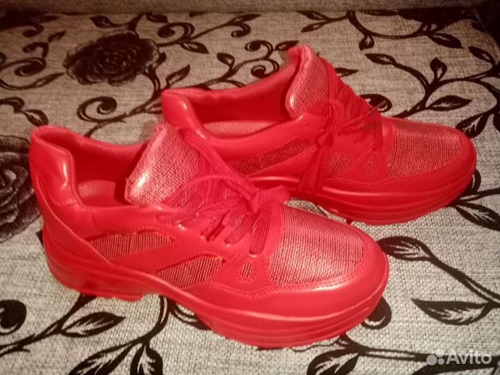 Кроссовки р.39 и 40