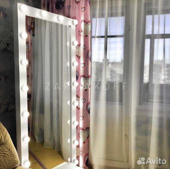 Гримерное зеркало с подсветкой