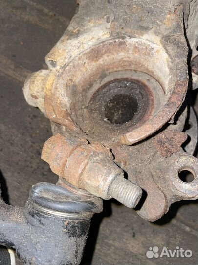 Кулак поворотный Audi 100 C4