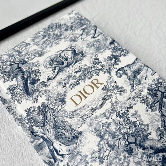 Блокноты ежедневники Dior