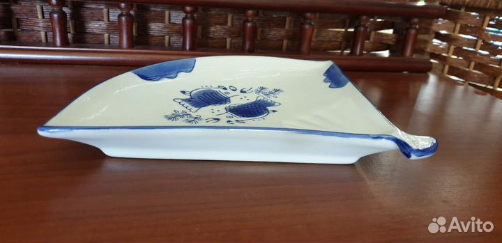 Тарелки обеденные - декоративные