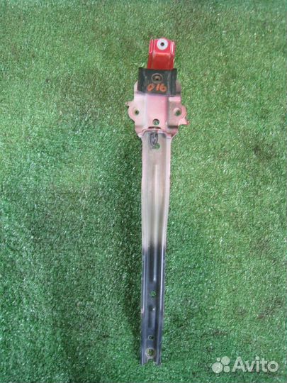 Кронштейн замка капота Toyota Auris E18 2015